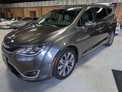 2017 Chrysler Pacifica Limited - Photo 5 - Bountiful, UT 84010