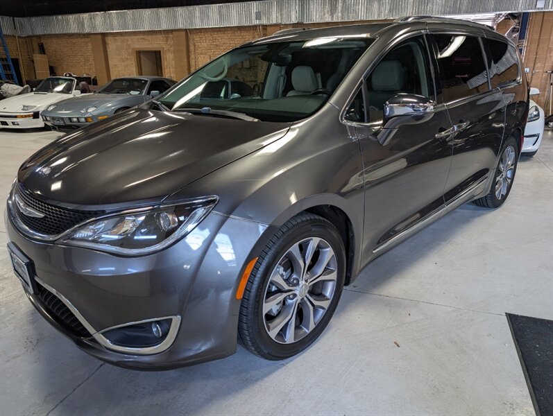 2017 Chrysler Pacifica Limited - Photo 5 - Bountiful, UT 84010