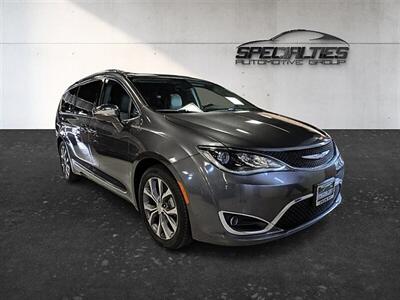 2017 Chrysler Pacifica Limited Van