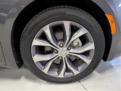 2017 Chrysler Pacifica Limited - Photo 12 - Bountiful, UT 84010