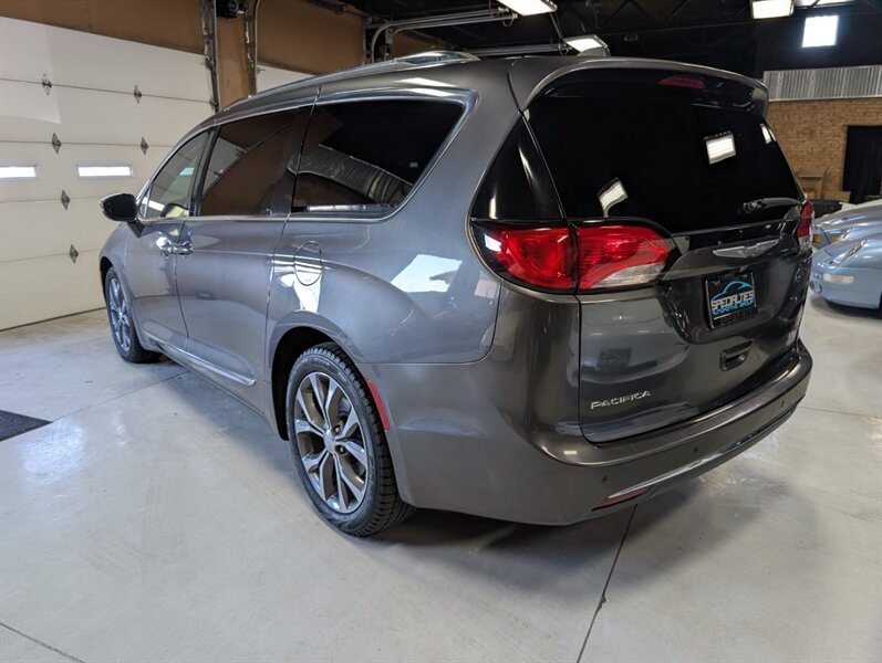 2017 Chrysler Pacifica Limited - Photo 8 - Bountiful, UT 84010