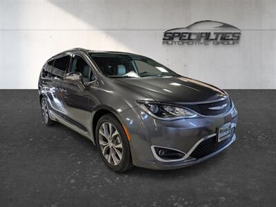 2017 Chrysler Pacifica Limited Van