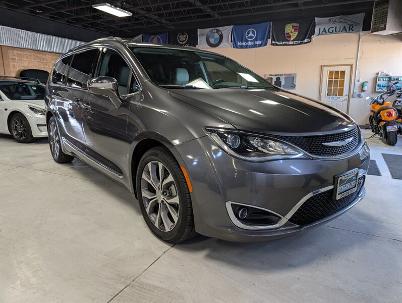 2017 Chrysler Pacifica Limited   - Photo 1 - Bountiful, UT 84010