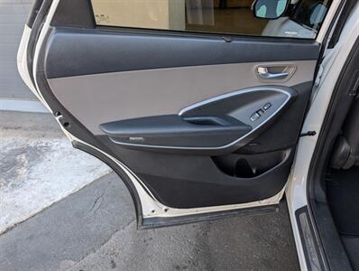 2017 Hyundai SANTA FE SE Ultimate  7-Passenger - Photo 25 - Bountiful, UT 84010