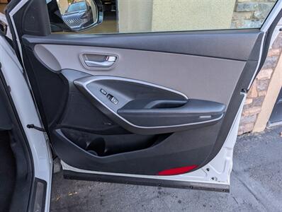 2017 Hyundai SANTA FE SE Ultimate  7-Passenger - Photo 32 - Bountiful, UT 84010
