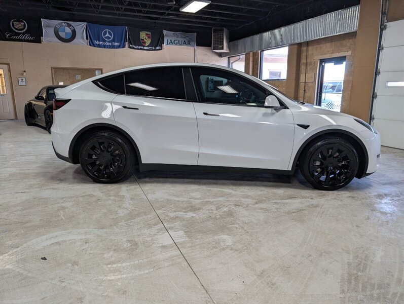 2021 Tesla Model Y Long Range - Photo 11 - Bountiful, UT 84010