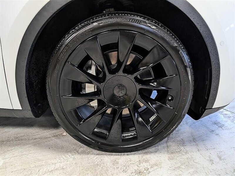 2021 Tesla Model Y Long Range - Photo 12 - Bountiful, UT 84010