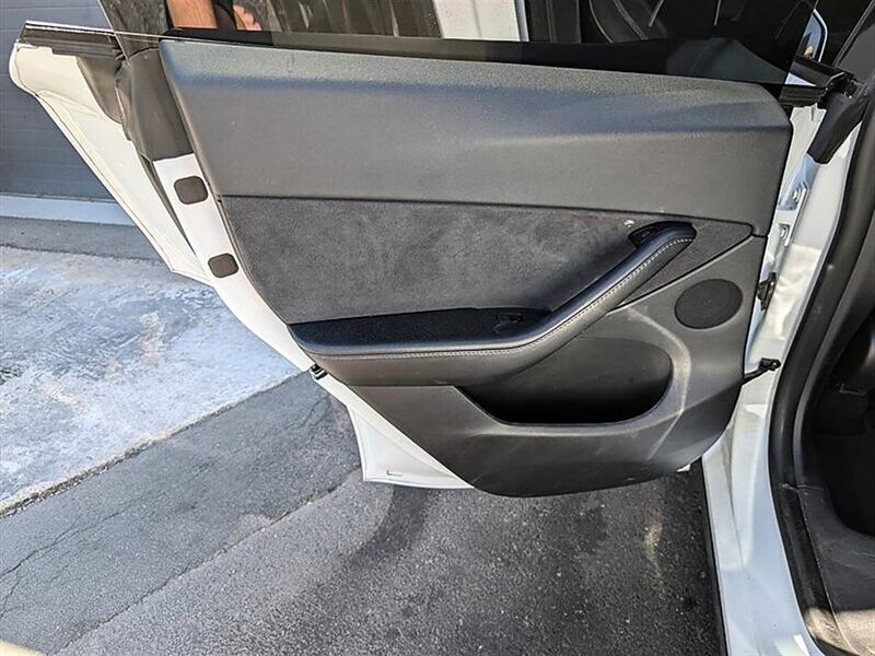 2021 Tesla Model Y Long Range - Photo 24 - Bountiful, UT 84010