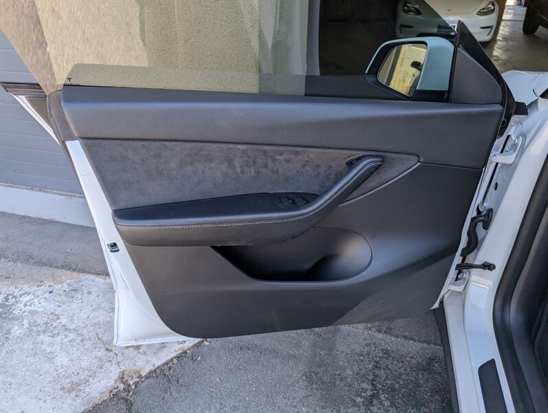 2021 Tesla Model Y Long Range - Photo 18 - Bountiful, UT 84010