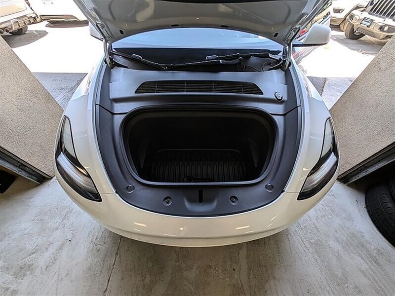 2021 Tesla Model Y Long Range - Photo 17 - Bountiful, UT 84010
