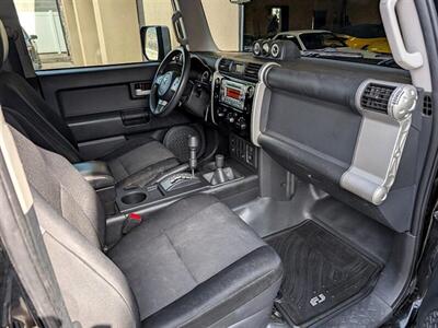 2013 Toyota FJ Cruiser   - Photo 4 - Bountiful, UT 84010