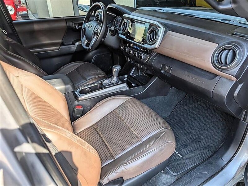 2016 Toyota Tacoma Limited - Photo 4 - Bountiful, UT 84010