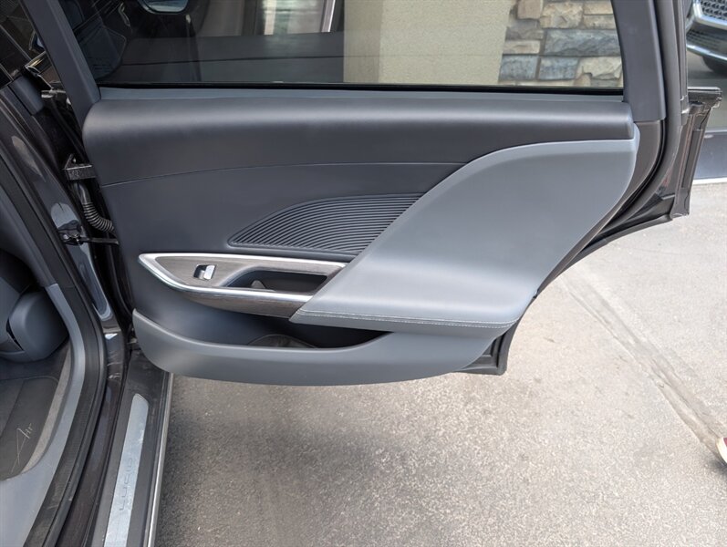 2023 Lucid Air Pure - Photo 27 - Bountiful, UT 84010