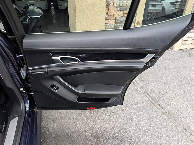 2012 Porsche Panamera S Hybrid - Photo 27 - Bountiful, UT 84010