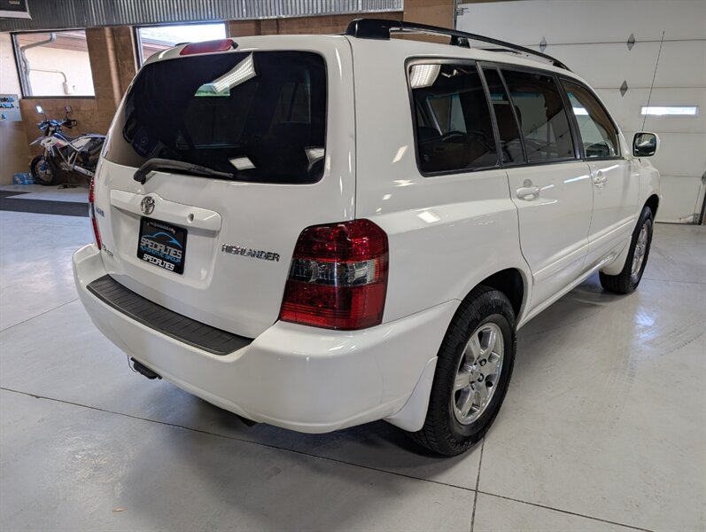 2004 Toyota Highlander AWD 7-Passenger - Photo 10 - Bountiful, UT 84010