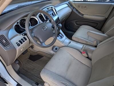 2004 Toyota Highlander AWD 7-Passenger - Photo 2 - Bountiful, UT 84010