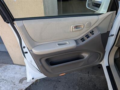 2004 Toyota Highlander AWD 7-Passenger - Photo 18 - Bountiful, UT 84010