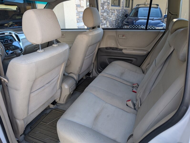 2004 Toyota Highlander AWD 7-Passenger - Photo 23 - Bountiful, UT 84010