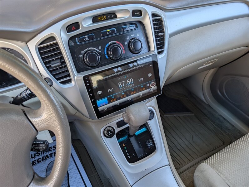 2004 Toyota Highlander AWD 7-Passenger - Photo 21 - Bountiful, UT 84010