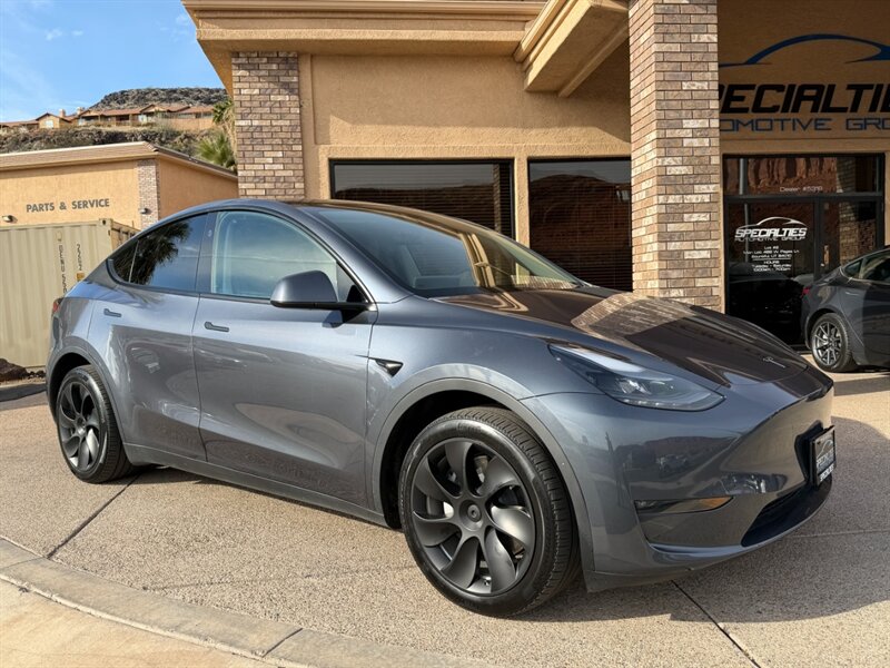 2023 Tesla Model Y Long Range   - Photo 1 - St. George, UT 84770-2625