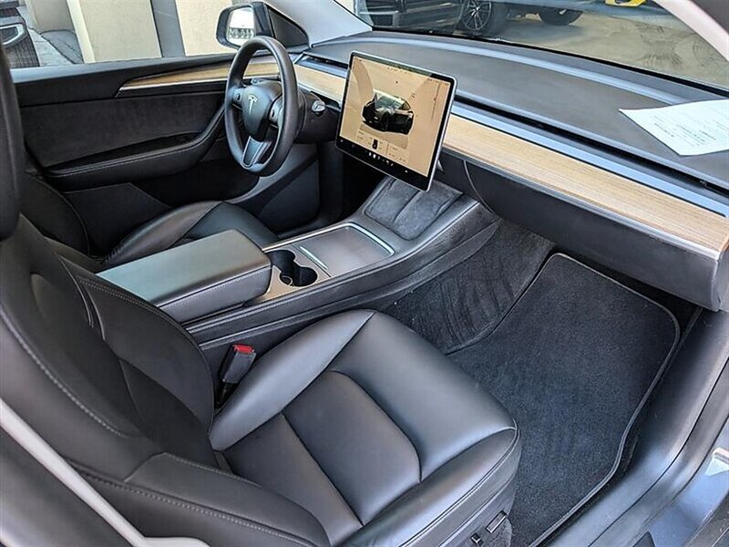 2023 Tesla Model Y Long Range - Photo 4 - Bountiful, UT 84010