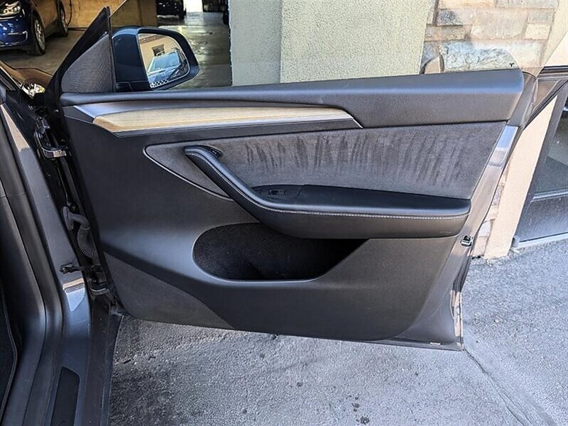 2023 Tesla Model Y Long Range - Photo 28 - Bountiful, UT 84010