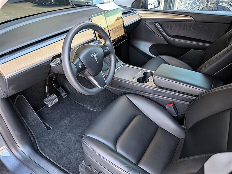 2023 Tesla Model Y Long Range - Photo 2 - Bountiful, UT 84010