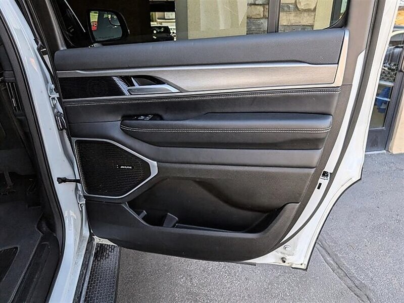 2025 Jeep Wagoneer Series II - Photo 29 - Bountiful, UT 84010