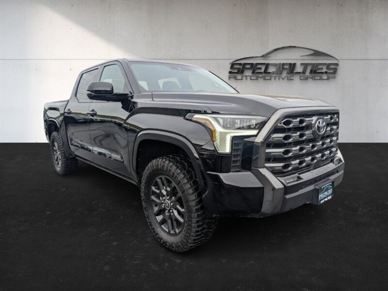 2023 Toyota Tundra Platinum's photo