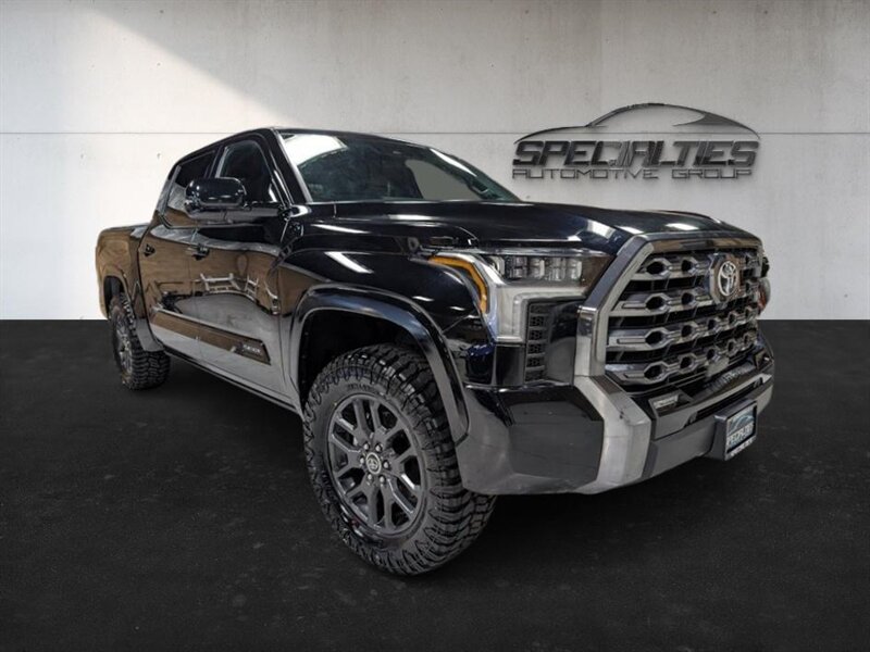 2023 Toyota Tundra Platinum's photo