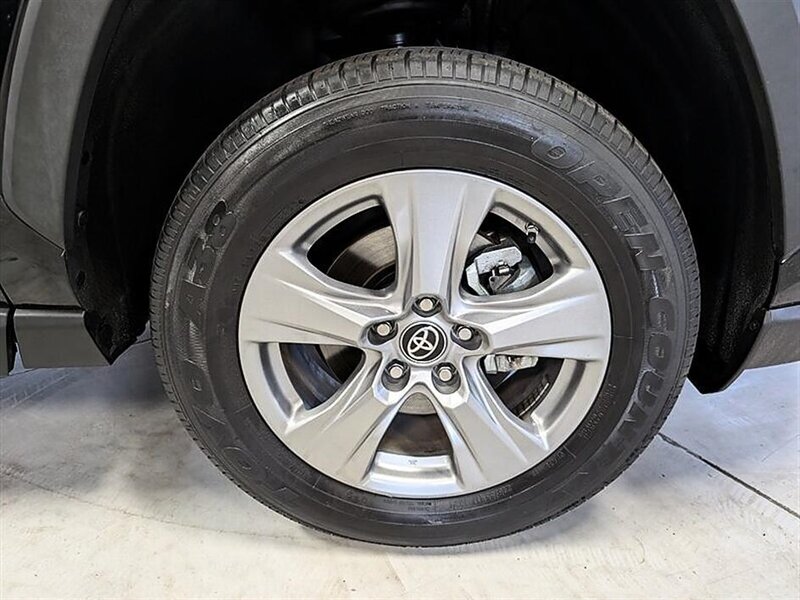 2023 Toyota RAV4 Hybrid LE - Photo 12 - Bountiful, UT 84010