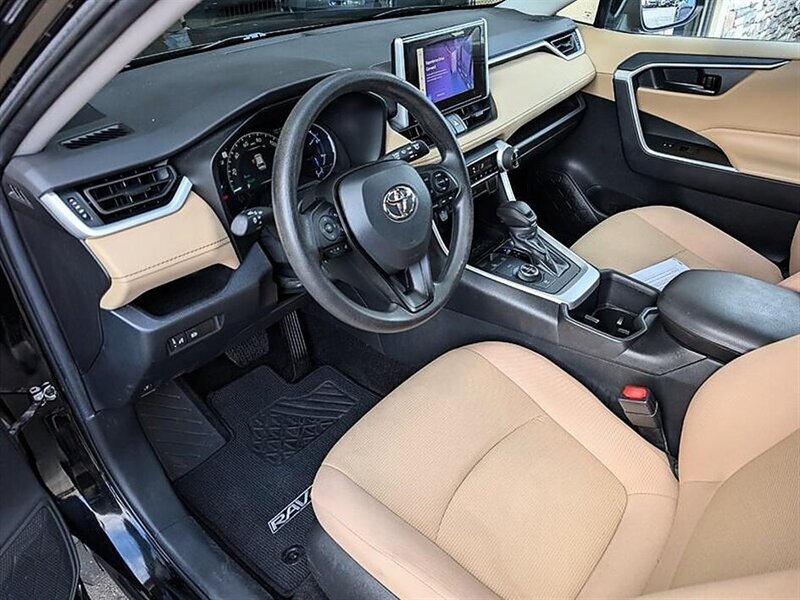 2023 Toyota RAV4 Hybrid LE - Photo 2 - Bountiful, UT 84010