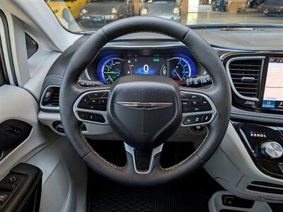 2024 Chrysler Pacifica Plug-In Hybrid Road Tripper   - Photo 19 - Bountiful, UT 84010