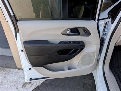 2024 Chrysler Pacifica Plug-In Hybrid Road Tripper   - Photo 18 - Bountiful, UT 84010