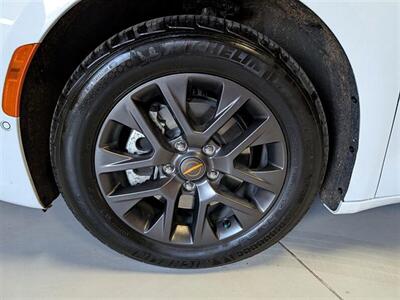 2024 Chrysler Pacifica Plug-In Hybrid Road Tripper   - Photo 15 - Bountiful, UT 84010