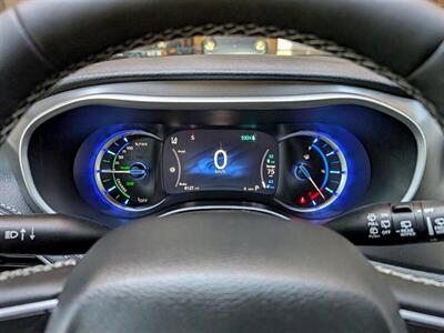 2024 Chrysler Pacifica Plug-In Hybrid Road Tripper   - Photo 20 - Bountiful, UT 84010