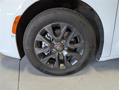 2024 Chrysler Pacifica Plug-In Hybrid Road Tripper   - Photo 15 - Bountiful, UT 84010