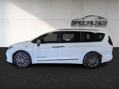 2024 Chrysler Pacifica Plug-In Hybrid Road Tripper   - Photo 7 - Bountiful, UT 84010