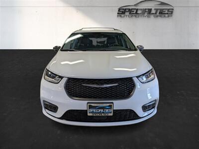 2024 Chrysler Pacifica Plug-In Hybrid Road Tripper   - Photo 6 - Bountiful, UT 84010