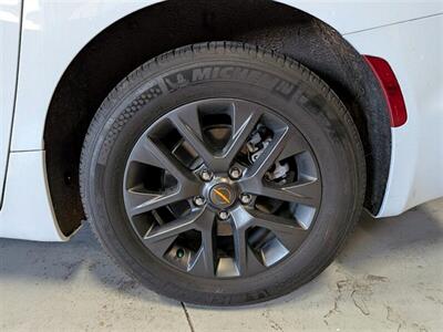 2024 Chrysler Pacifica Plug-In Hybrid Road Tripper   - Photo 14 - Bountiful, UT 84010