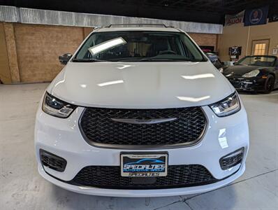 2024 Chrysler Pacifica Plug-In Hybrid Road Tripper   - Photo 6 - Bountiful, UT 84010