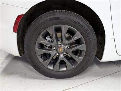 2024 Chrysler Pacifica Plug-In Hybrid Road Tripper   - Photo 13 - Bountiful, UT 84010