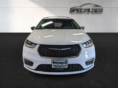 2024 Chrysler Pacifica Plug-In Hybrid Road Tripper   - Photo 6 - Bountiful, UT 84010
