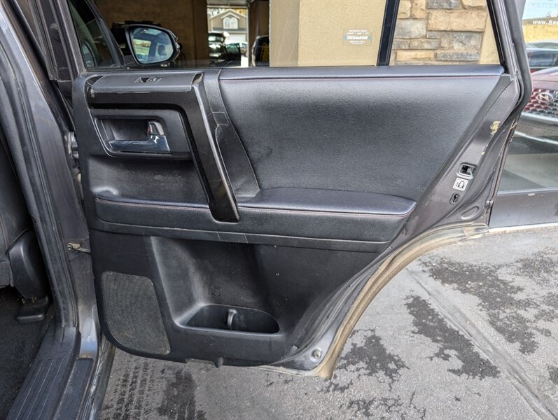 2021 Toyota 4Runner TRD Off-Road Premium - Photo 26 - Bountiful, UT 84010