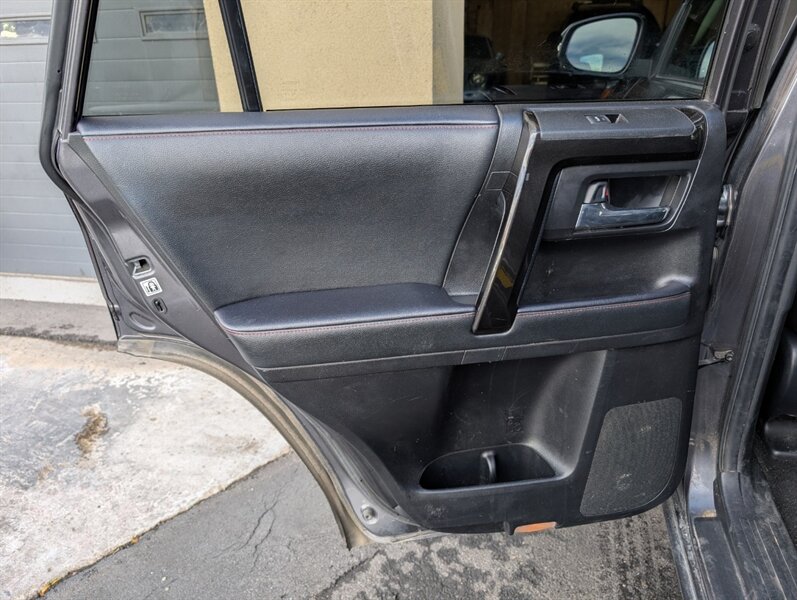 2021 Toyota 4Runner TRD Off-Road Premium - Photo 23 - Bountiful, UT 84010
