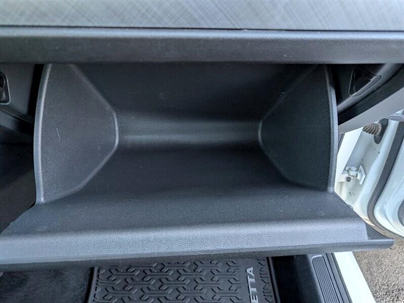 2022 Volkswagen Jetta SE - Photo 32 - Bountiful, UT 84010