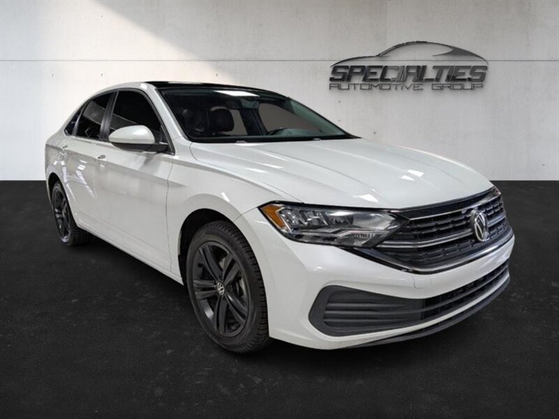 2022 Volkswagen Jetta SE's photo