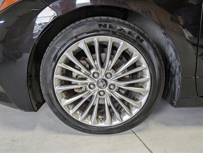 2019 Toyota Avalon Limited   - Photo 15 - Bountiful, UT 84010