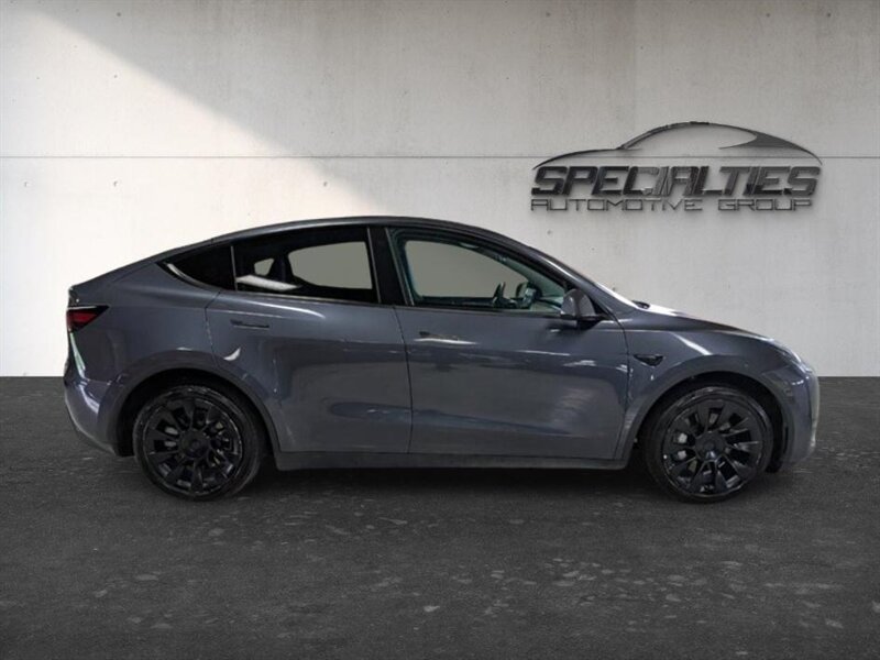 2023 Tesla Model Y Long Range FSD Capable - Photo 11 - Bountiful, UT 84010