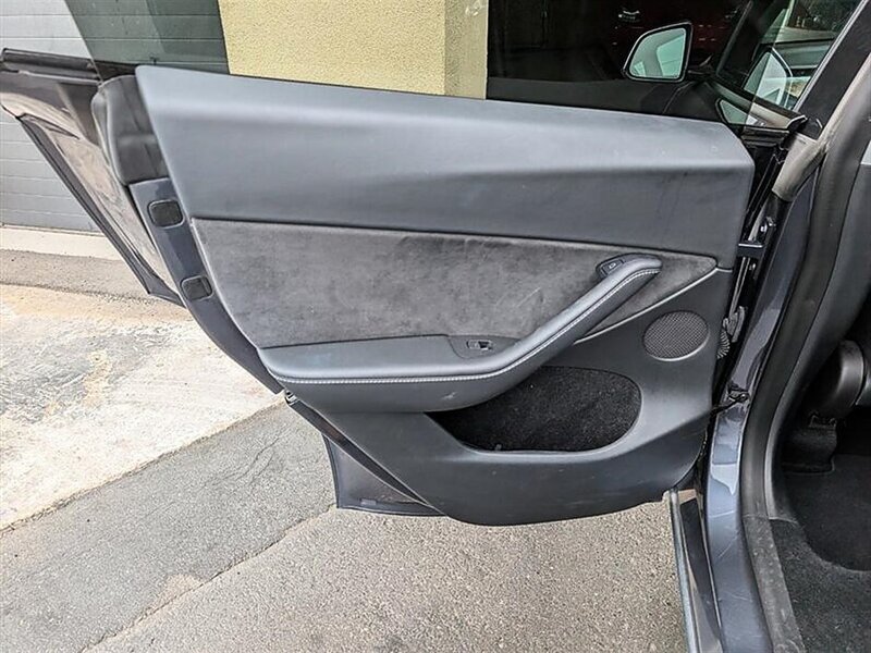 2023 Tesla Model Y Long Range FSD Capable - Photo 24 - Bountiful, UT 84010